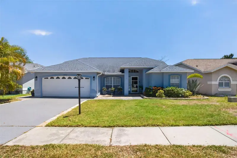 12611 Pineforest Way E, FL