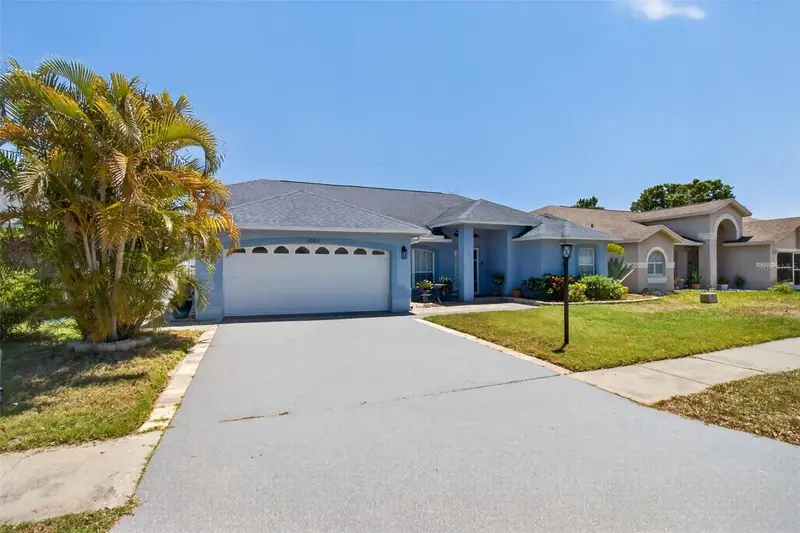 12611 Pineforest Way E, FL