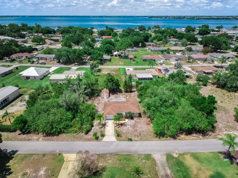111 Lemon Rd Nw, FL