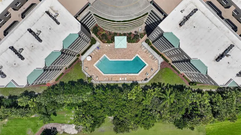 4 Oceans West Blvd #207a, FL
