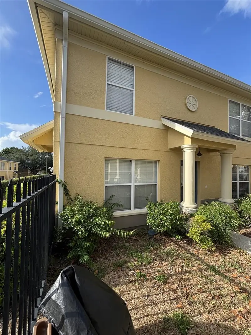 240 Hardcastle Pl, FL