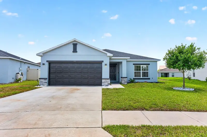 596 Meadow Bend Dr, FL