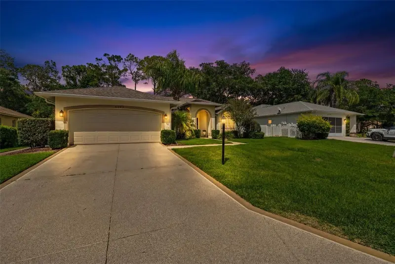 2593 Crystal Lake Dr, FL