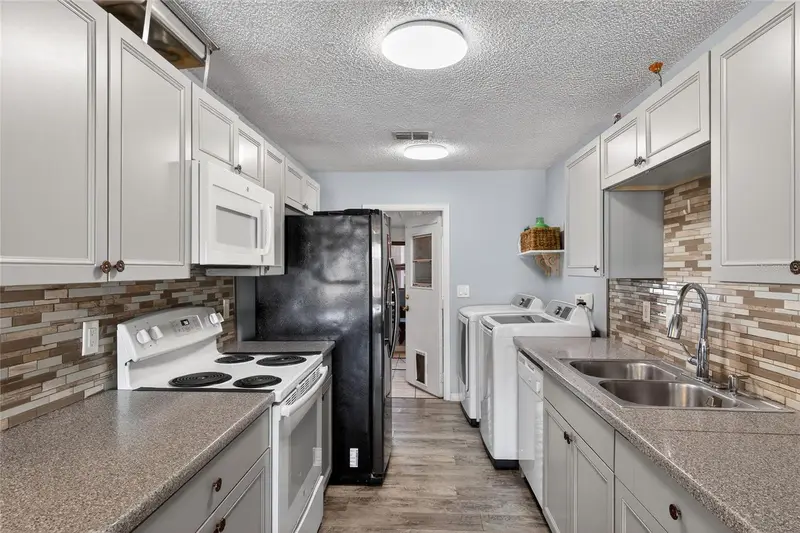 622 Ridge Ter, FL