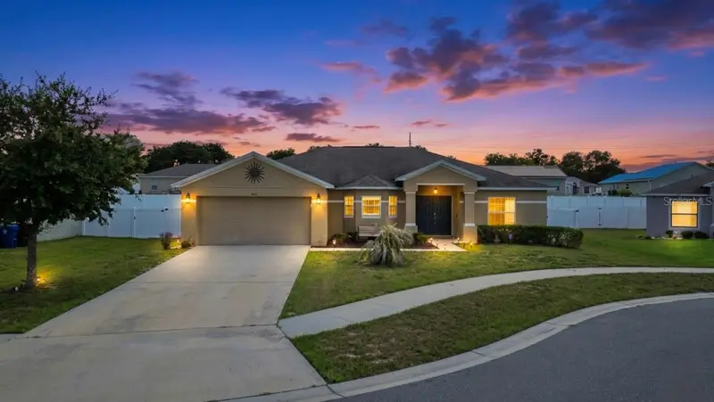 650 Hidden Lakes Ct, FL