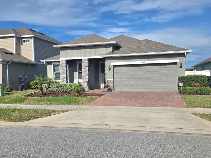 958 Compass Landing Dr, FL