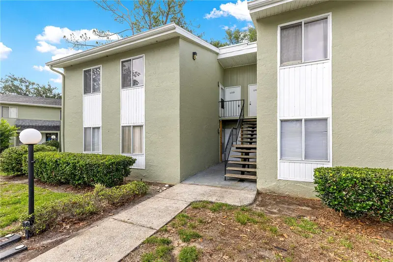 608 Fairways Cir #B, FL