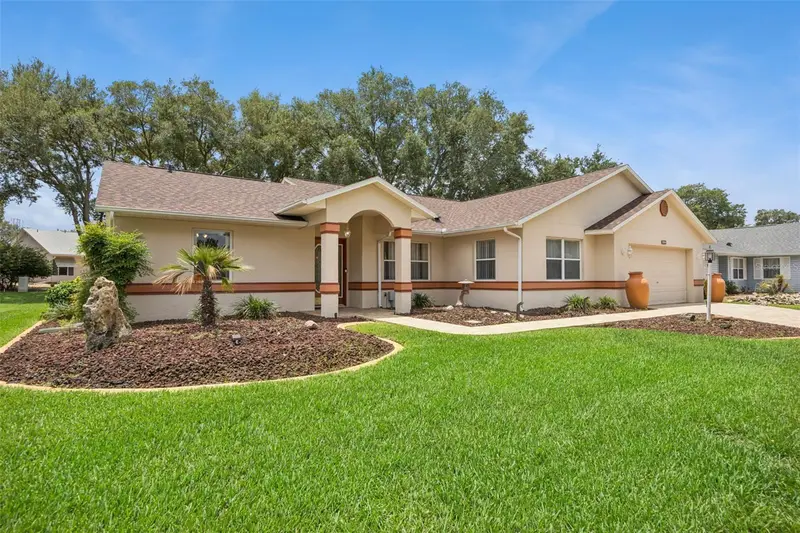 25904 Newcombe Cir, FL