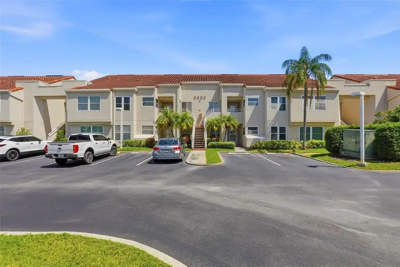 6020 Bahia Del Mar Cir #226, FL