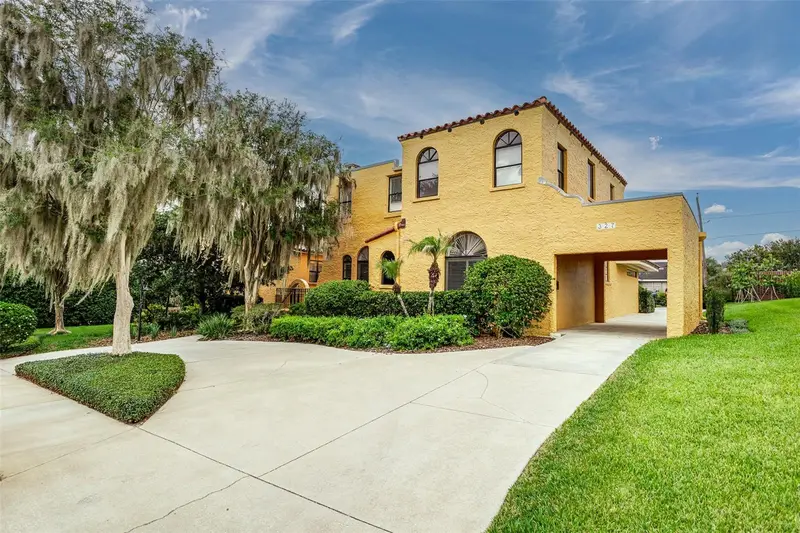 327 Miramar Rd, FL