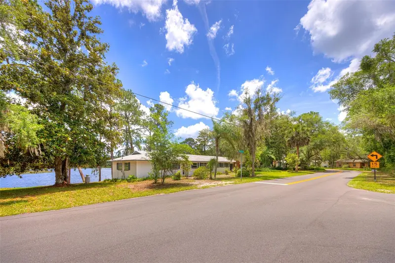 33 Willow Ln, FL