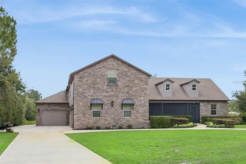 Saint Cloud listing