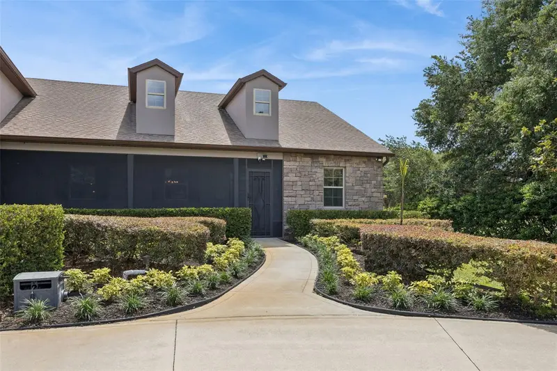 2075 Mustang Ct, FL