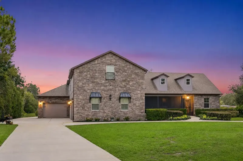2075 Mustang Ct, FL