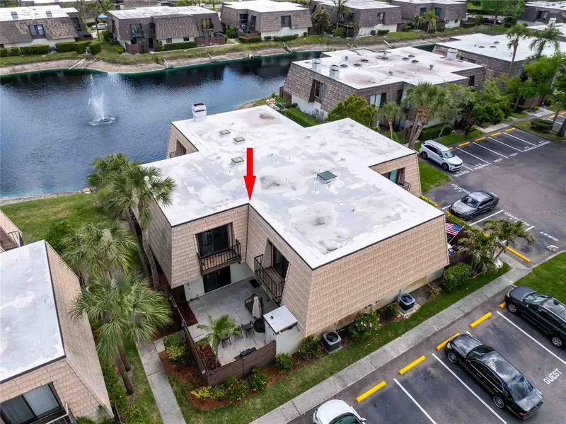 15307 W Pond Woods Dr #301, FL