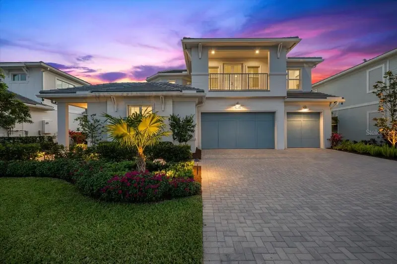 9236 Crestview Cir, FL