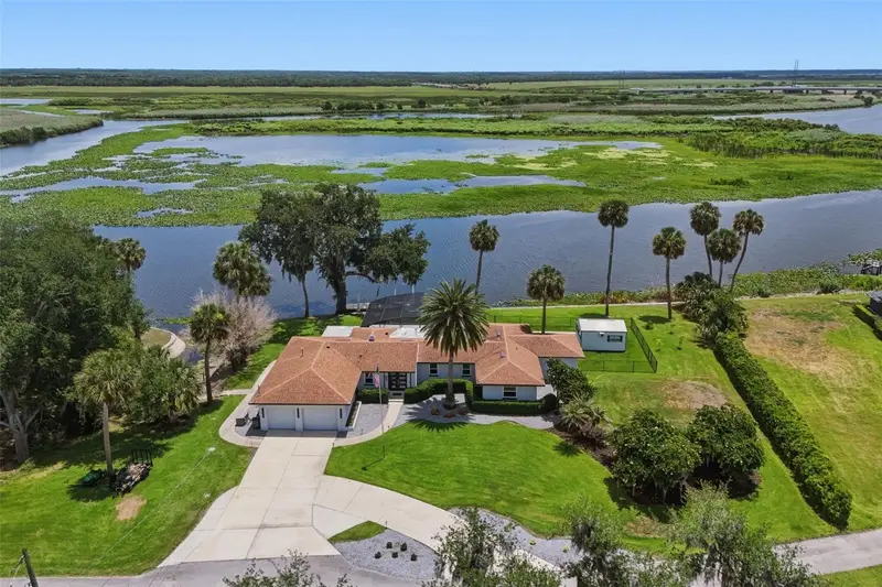 921 Powhatan Dr, FL