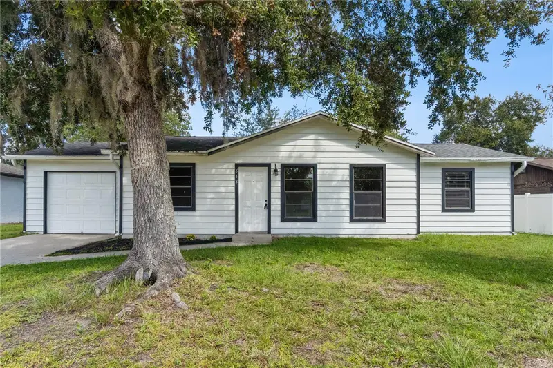 648 Floridian Dr, FL