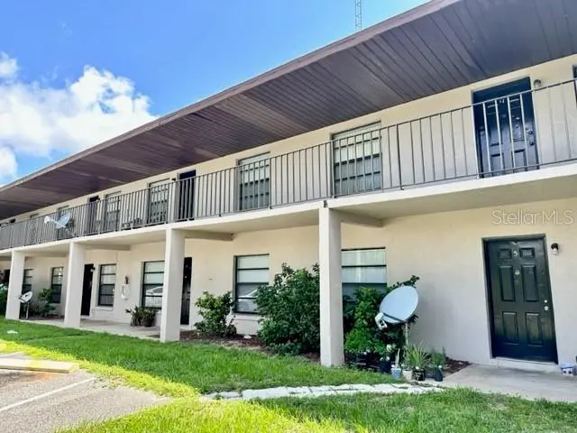2117 Citrus Blvd #4, FL