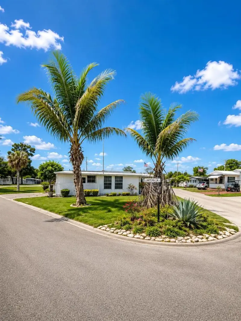 102 Lantern Pl, FL