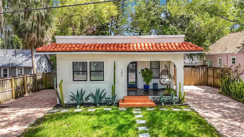105 W Elm St, FL