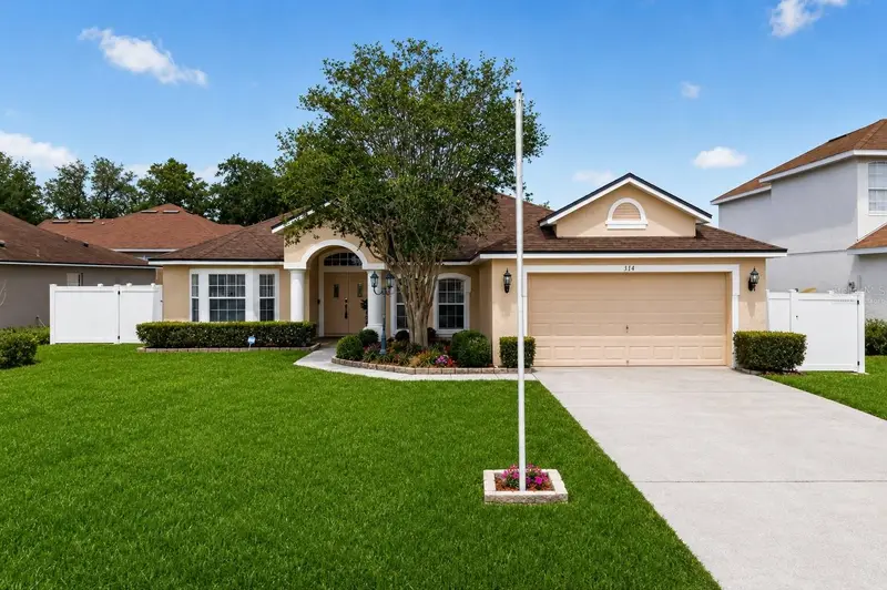 314 Erie Dr, FL