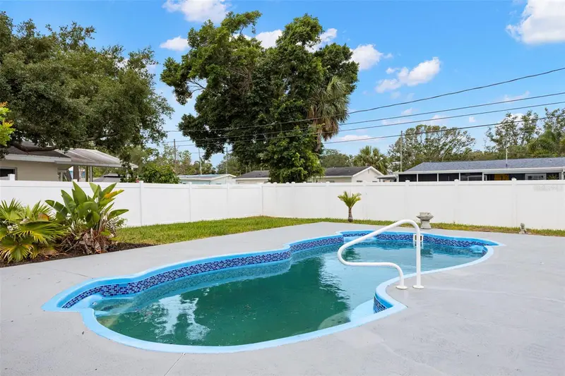 4430 Carson St Ne, FL