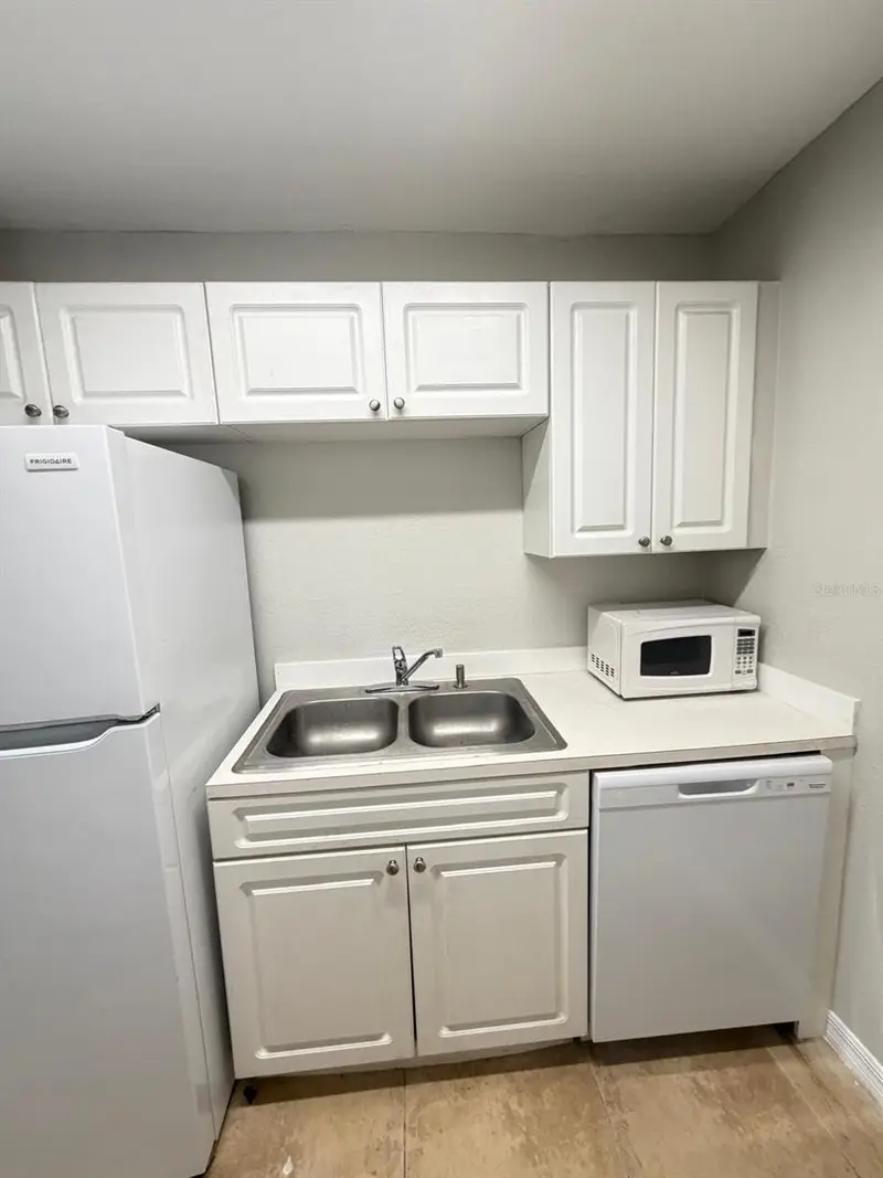 13697 Orange Sunset Dr #101, FL