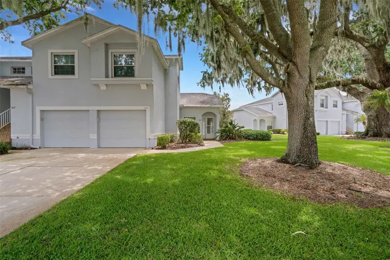 313 Eagle Ridge Dr #313, FL