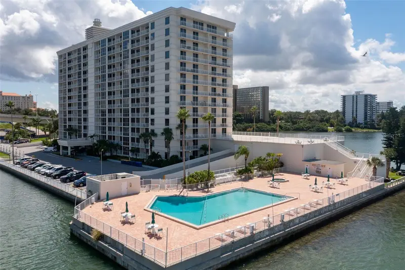 100 Pierce St #307, FL