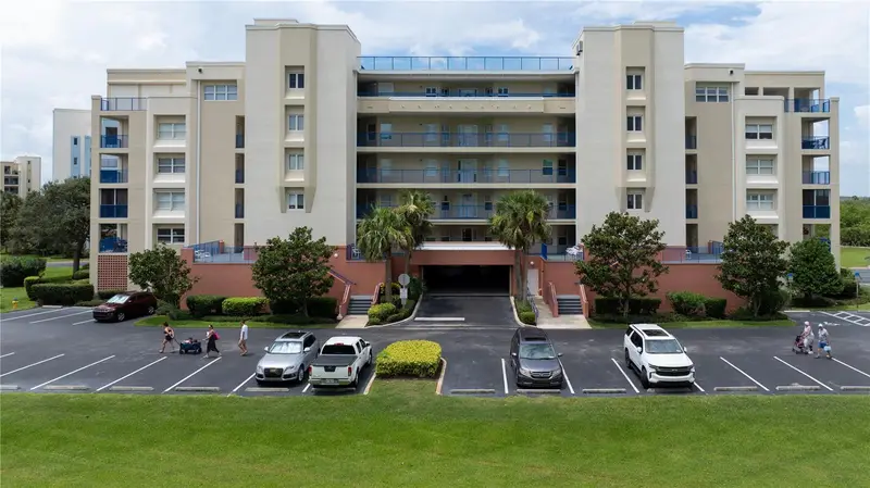 5300 S Atlantic Ave #6-402, FL