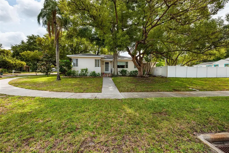 325 Orangeview Ave, FL