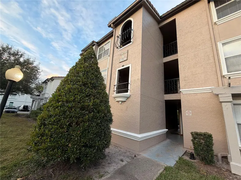 5128 Conroy Rd #725, FL