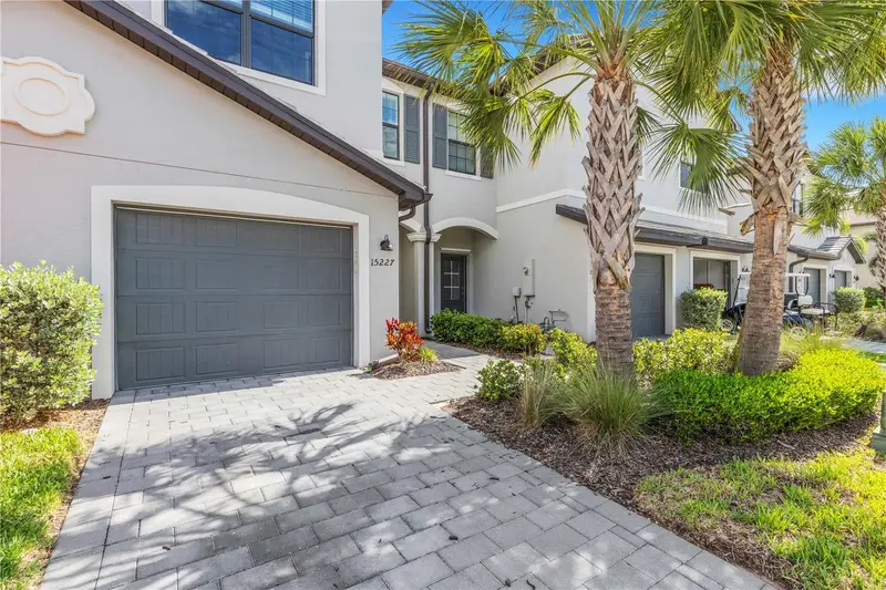 15227 Sunny Day Dr, FL