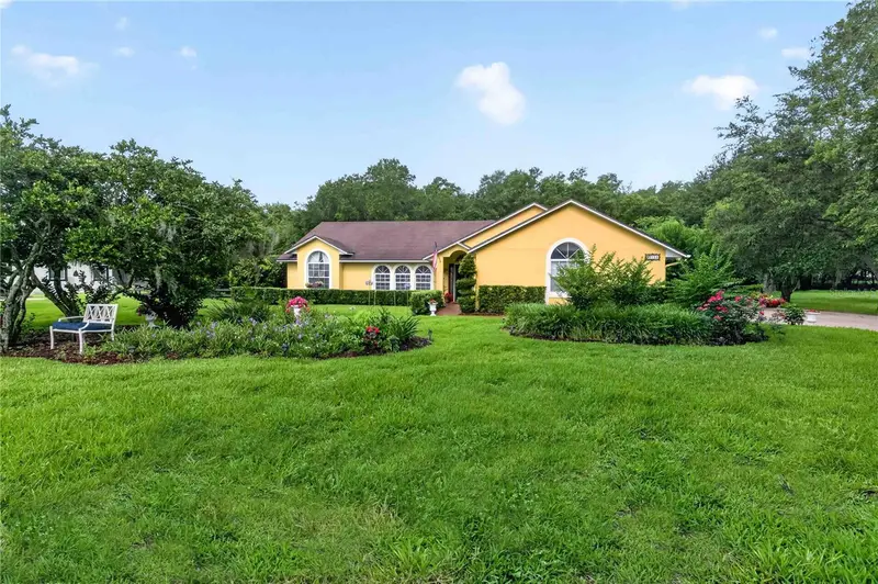 22733 Stallion Dr, FL