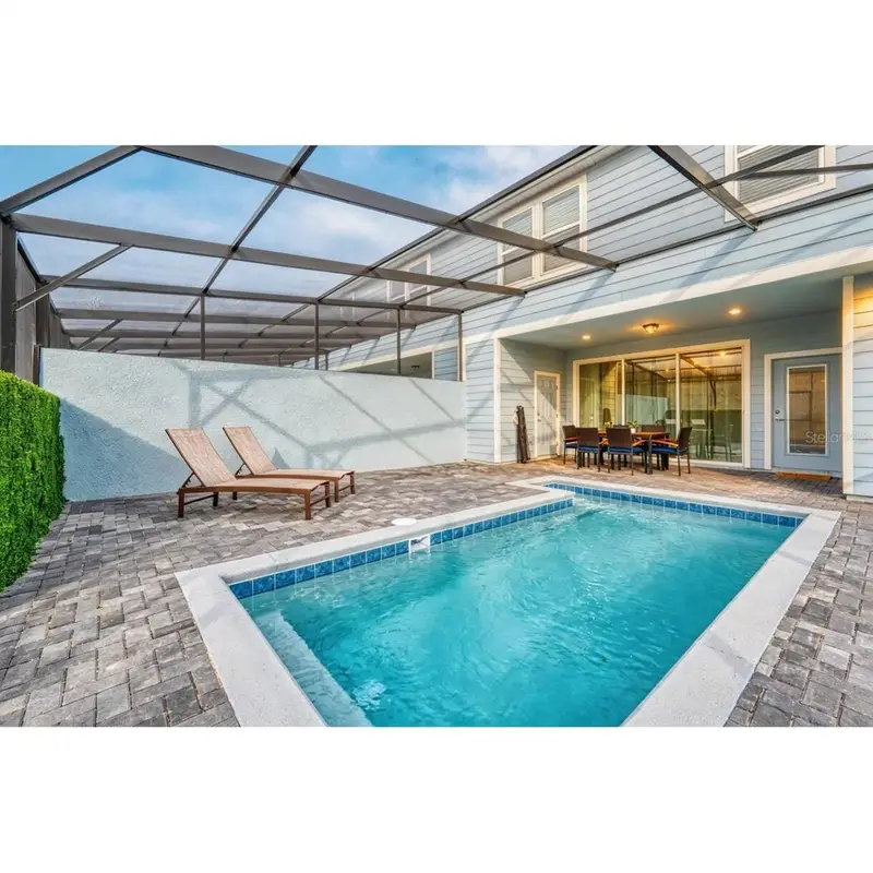 806 Paradise Dr, FL