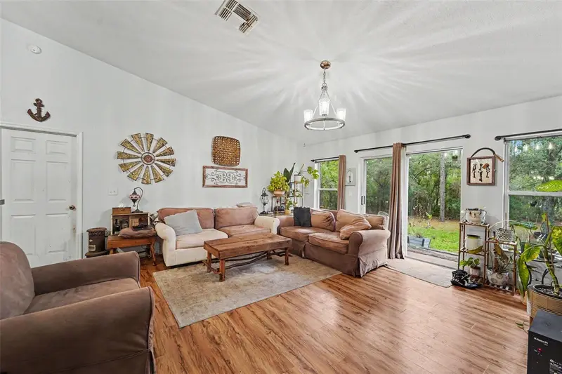 1210 W Fan Dr, FL