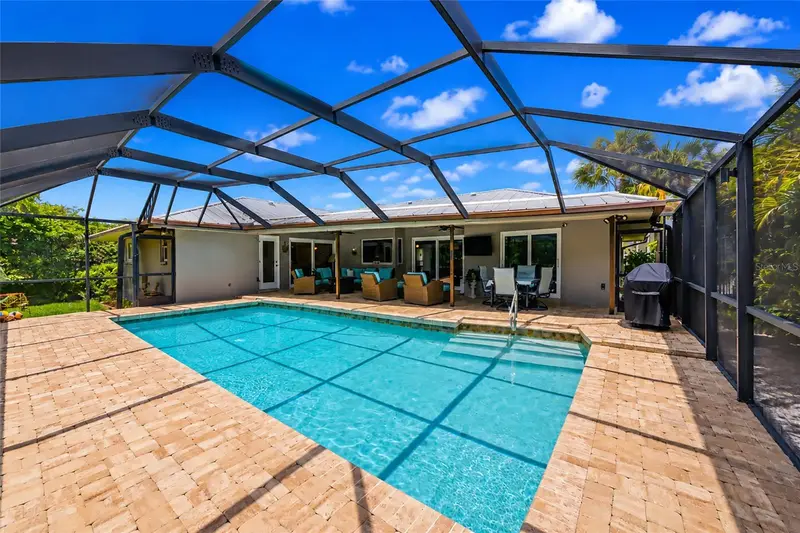 157 Lookout Point Dr, FL