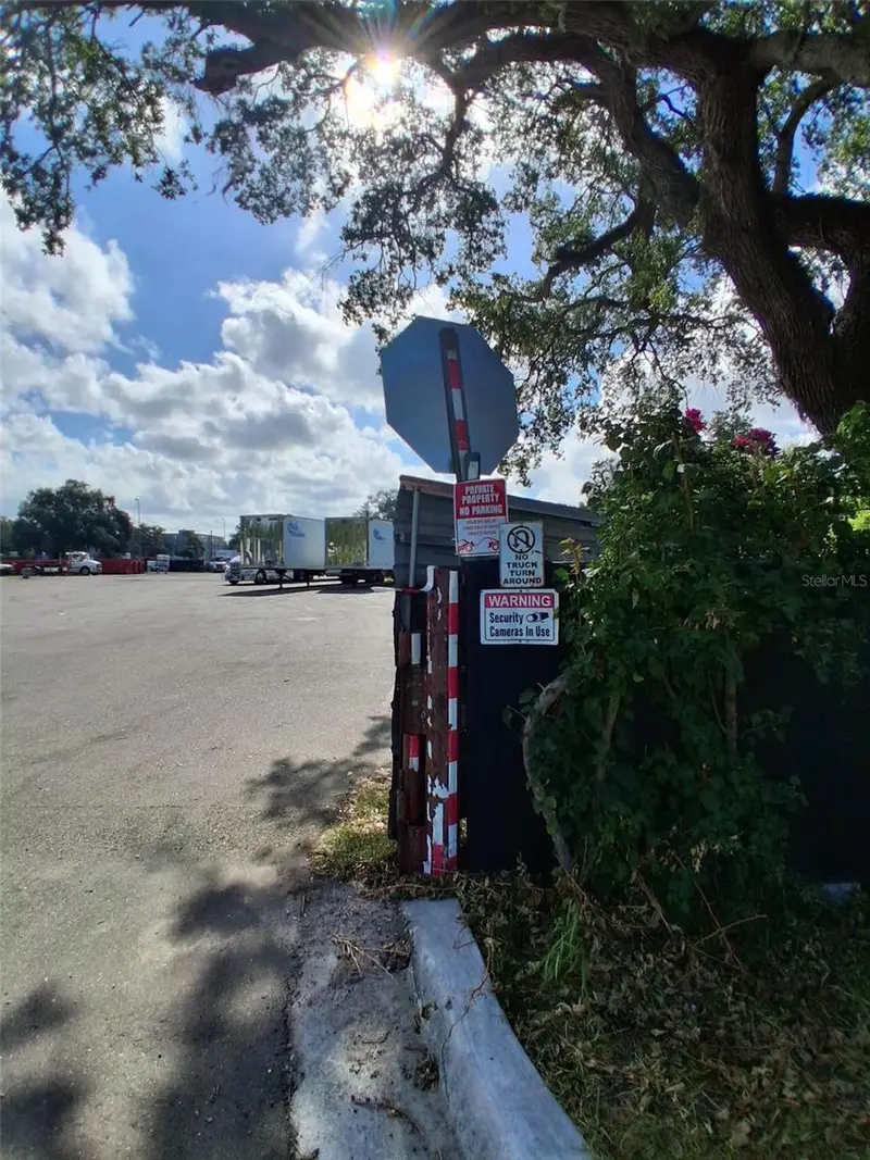 7001 Causeway Blvd, FL