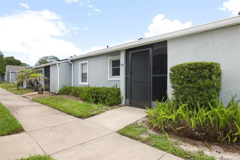 115 Dorchester Sq, FL