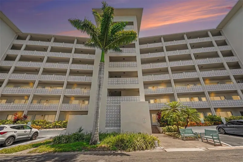 1235 S Highland Ave #5-703, FL