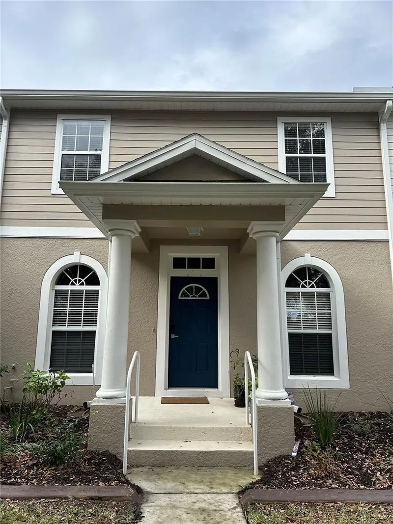 6308 Lake Smith Cir, FL