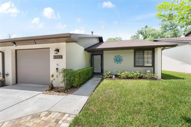3703 Ne 16th Pl, FL