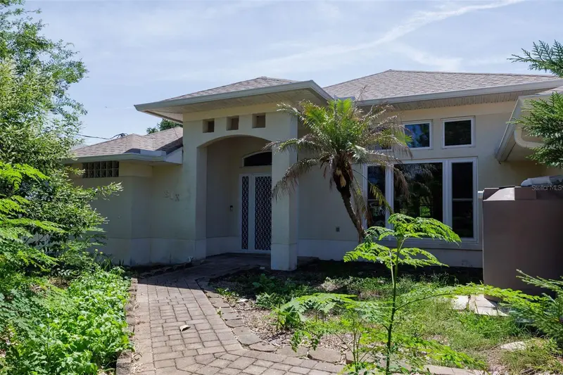 6 Fairhill Ln, FL