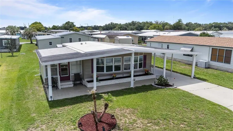 5633 Benton St, FL