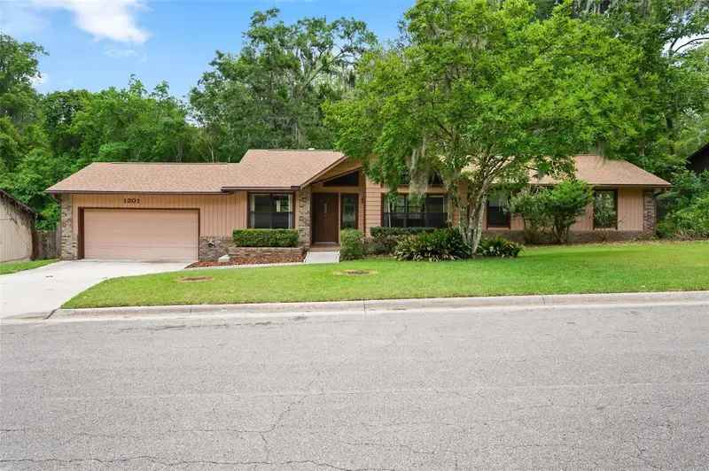 1301 Nw 94th St, FL