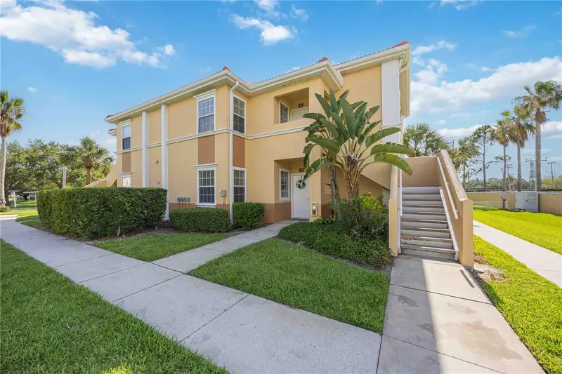 1195 Villagio Cir #208, FL