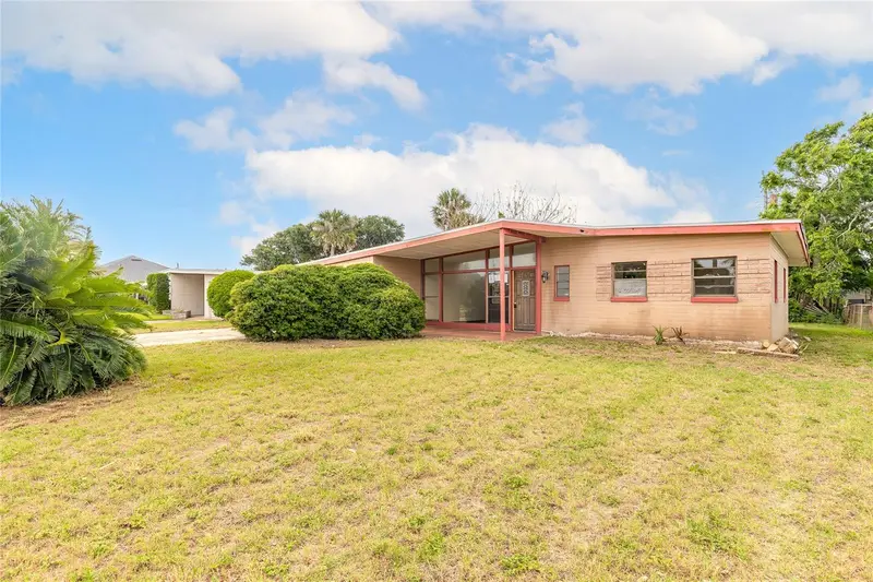 100 Carolyn Ter, FL