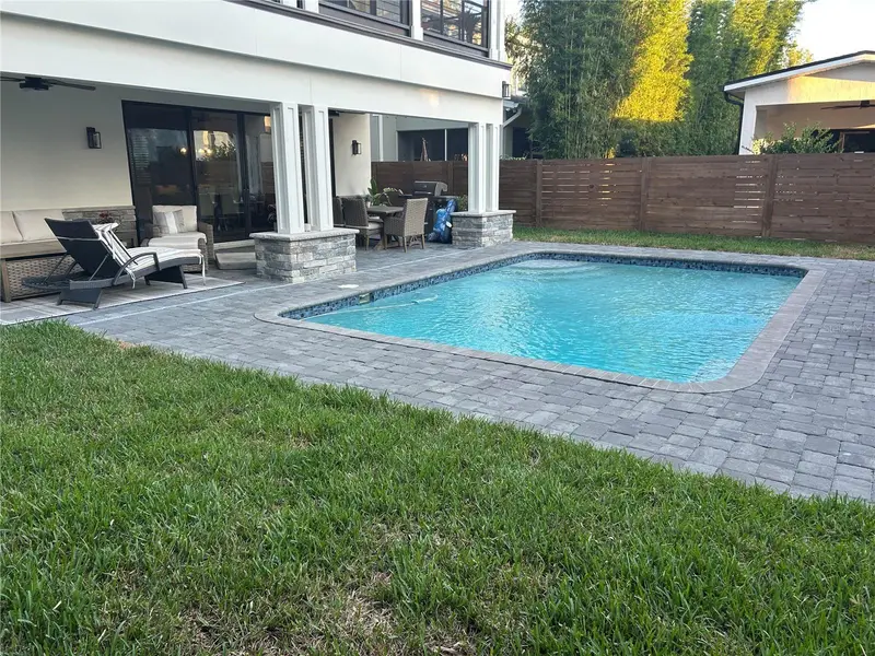 1200 Edwards Ln, FL