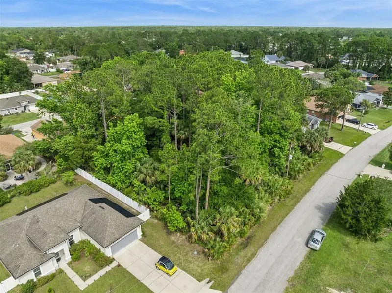 11 Pinelark Ln, FL